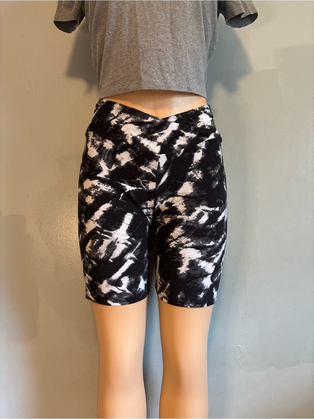 No Boundaries Black and White Tie-Dye V-Waist Bike Shorts
